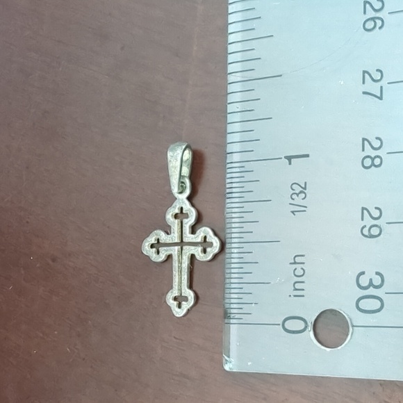 Sterling Silver Cross Necklace Pendant - Picture 4 of 4